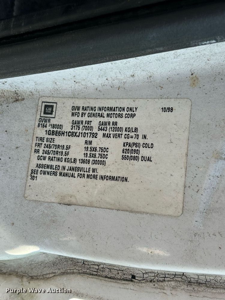 image for item EK2828 1999 Chevrolet C5500 flatbed truck