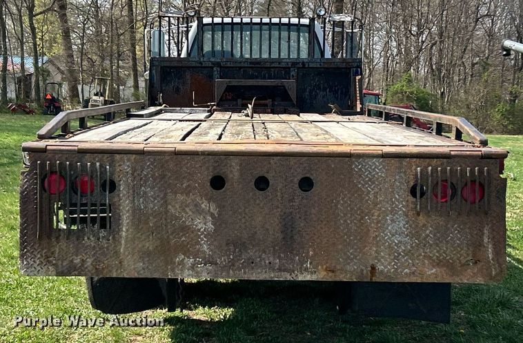 image for item EK2830 1992 GMC TopKick flatbed truck