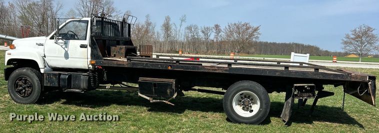 image for item EK2830 1992 GMC TopKick flatbed truck