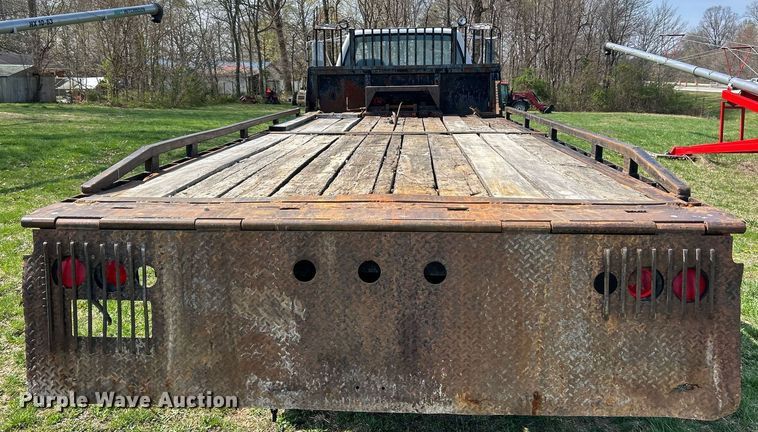 image for item EK2830 1992 GMC TopKick flatbed truck