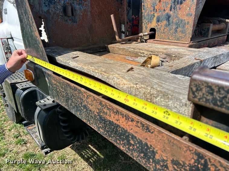 image for item EK2830 1992 GMC TopKick flatbed truck