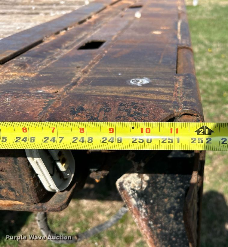 image for item EK2830 1992 GMC TopKick flatbed truck