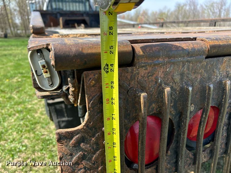 image for item EK2830 1992 GMC TopKick flatbed truck