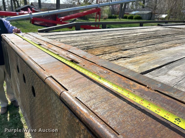 image for item EK2830 1992 GMC TopKick flatbed truck