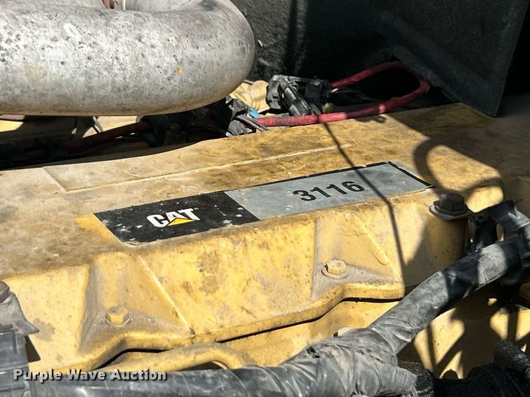 image for item EK2830 1992 GMC TopKick flatbed truck