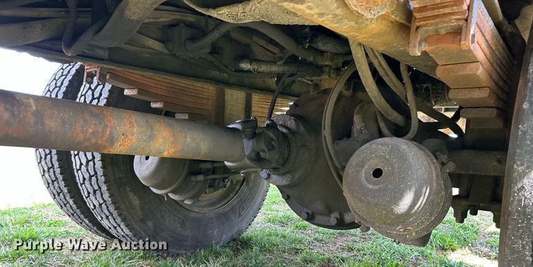 image for item EK2830 1992 GMC TopKick flatbed truck