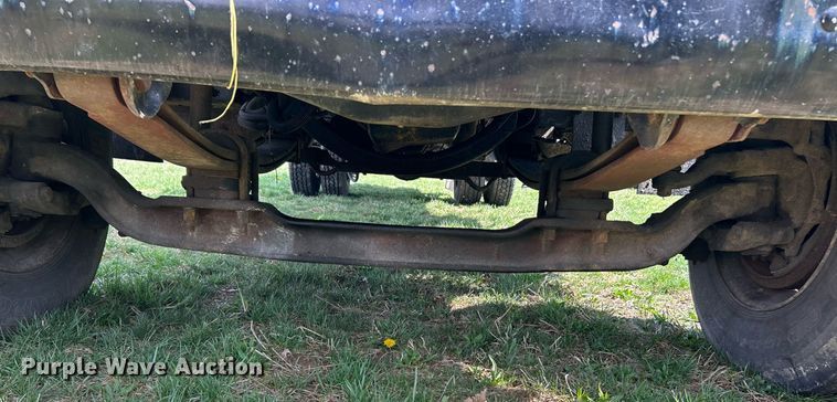 image for item EK2830 1992 GMC TopKick flatbed truck