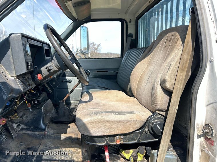 image for item EK2830 1992 GMC TopKick flatbed truck