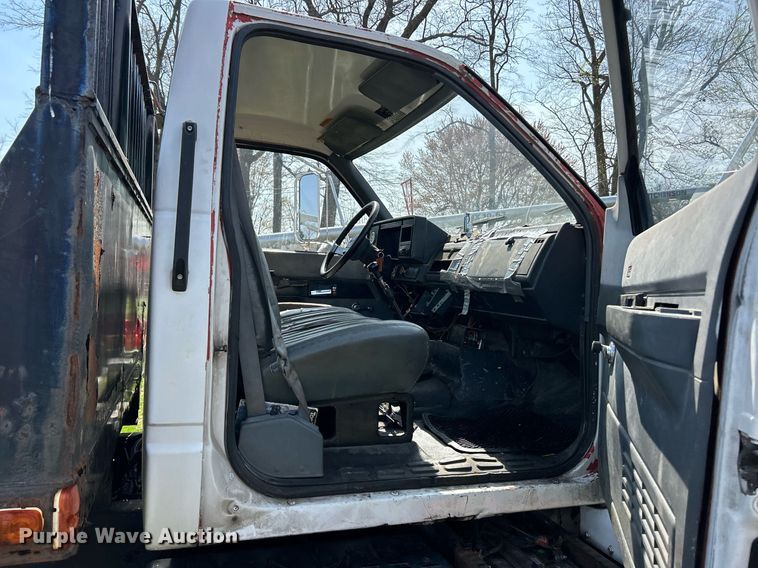 image for item EK2830 1992 GMC TopKick flatbed truck