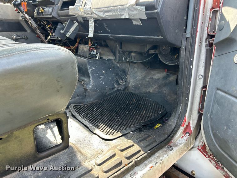 image for item EK2830 1992 GMC TopKick flatbed truck