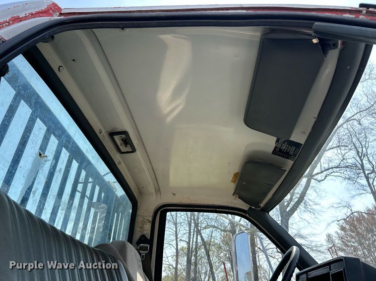 image for item EK2830 1992 GMC TopKick flatbed truck