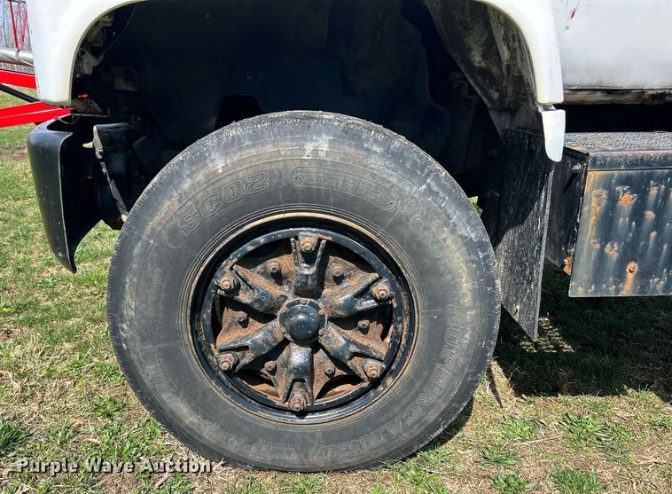 image for item EK2830 1992 GMC TopKick flatbed truck