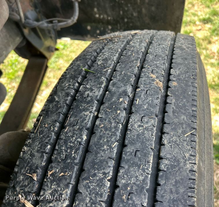 image for item EK2830 1992 GMC TopKick flatbed truck