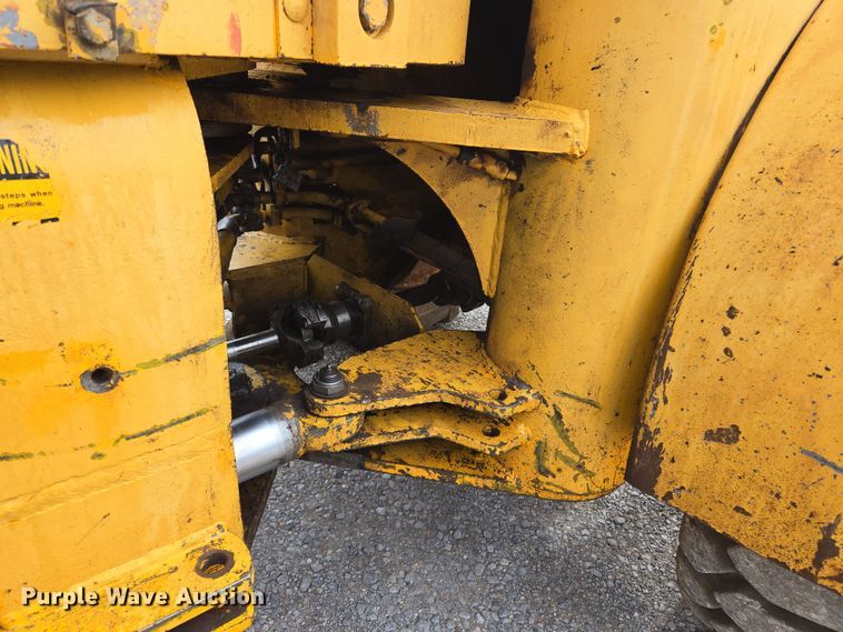 image for item EL5515 1974 John Deere 544B wheel loader