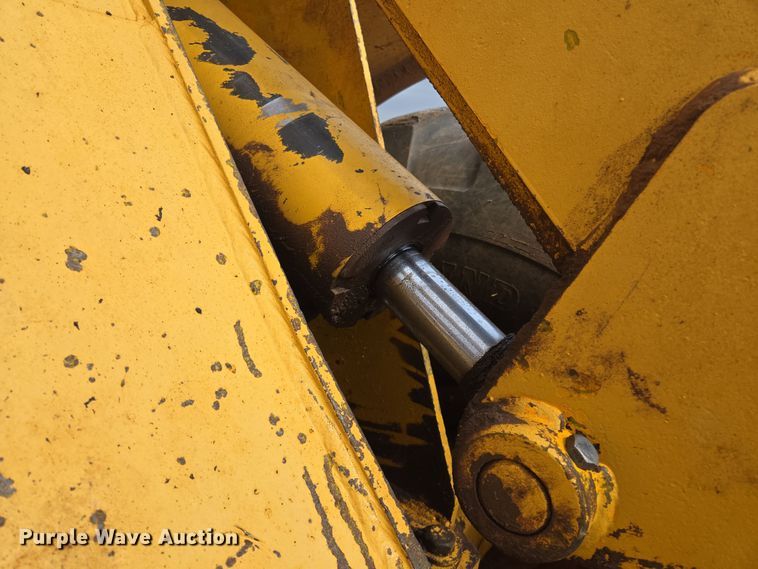 image for item EL5515 1974 John Deere 544B wheel loader