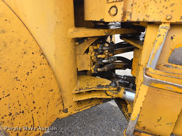 image for item EL5515 1974 John Deere 544B wheel loader