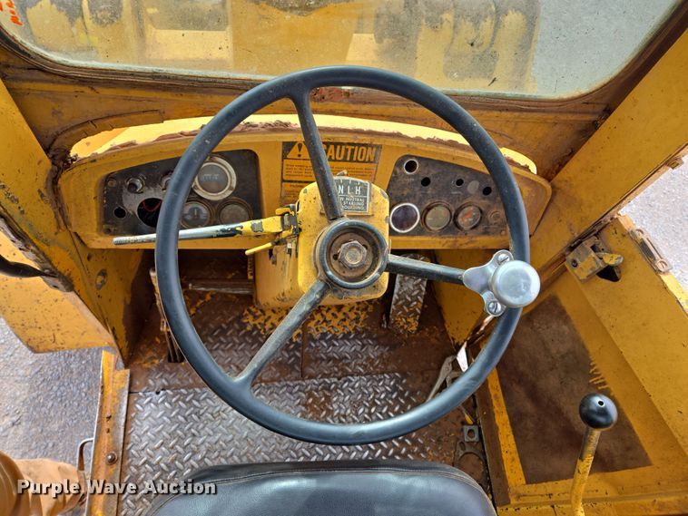 image for item EL5515 1974 John Deere 544B wheel loader