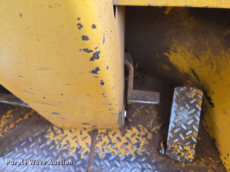 image for item EL5515 1974 John Deere 544B wheel loader