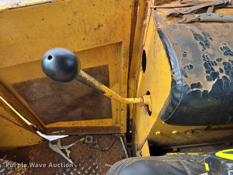 image for item EL5515 1974 John Deere 544B wheel loader