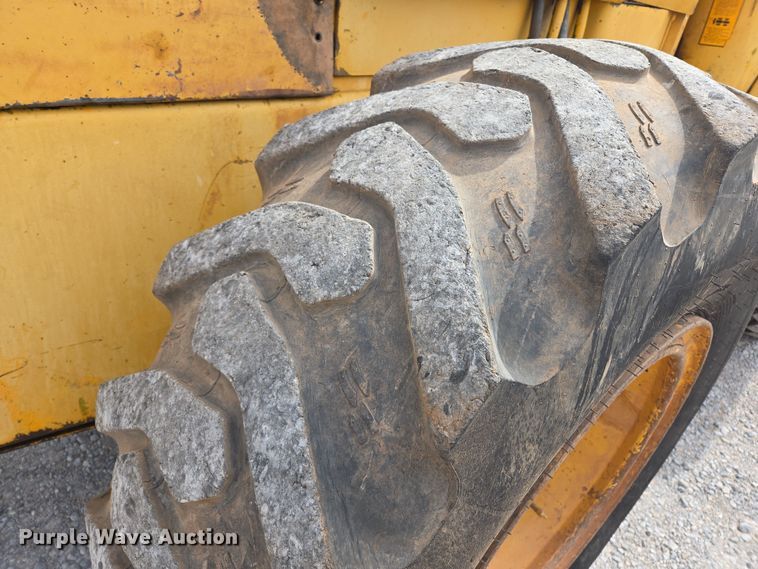 image for item EL5515 1974 John Deere 544B wheel loader