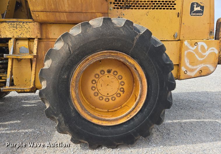 image for item EL5515 1974 John Deere 544B wheel loader