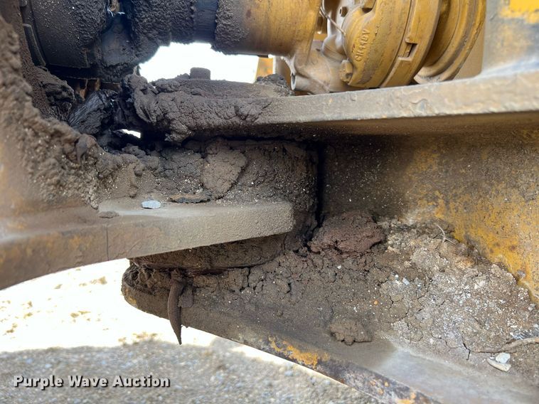 image for item EL5540 2005 John Deere 250D water wagon