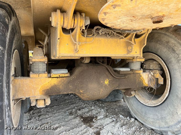 image for item EL5540 2005 John Deere 250D water wagon