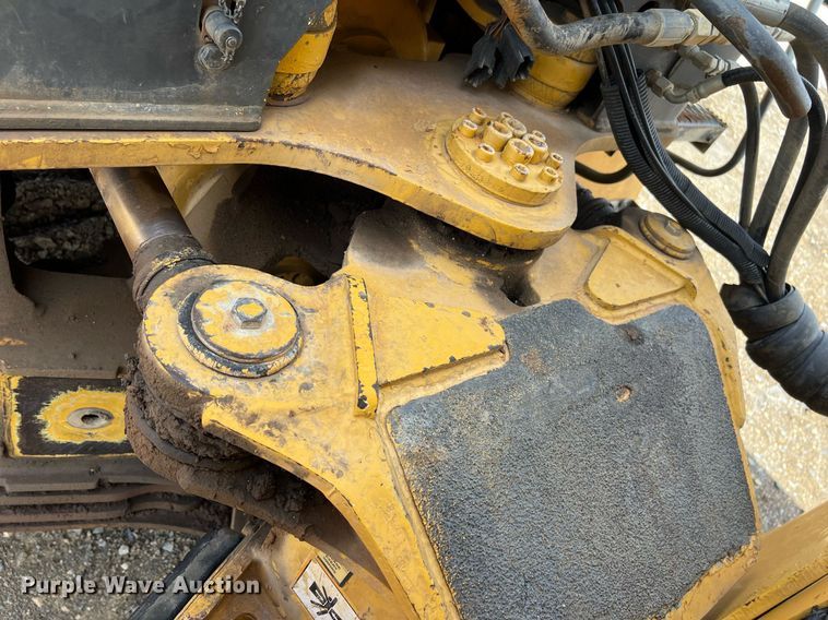 image for item EL5540 2005 John Deere 250D water wagon