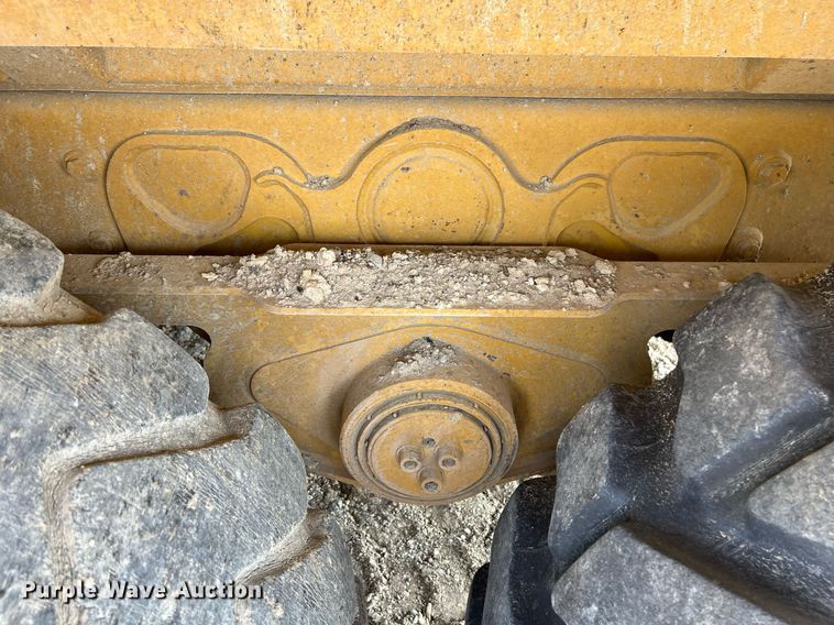 image for item EL5540 2005 John Deere 250D water wagon