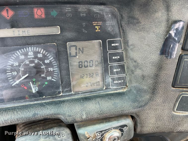 image for item EL5540 2005 John Deere 250D water wagon