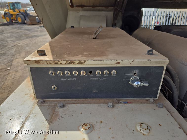 image for item EL5710 1991 Cederapids CR361 paver