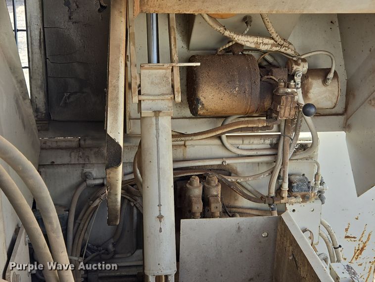 image for item EL5710 1991 Cederapids CR361 paver