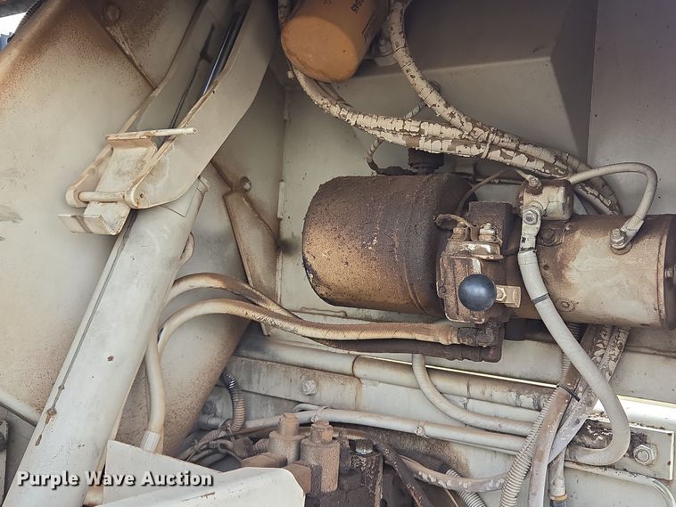 image for item EL5710 1991 Cederapids CR361 paver