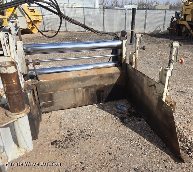 image for item EL5710 1991 Cederapids CR361 paver