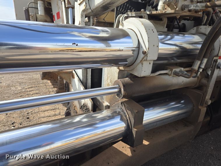 image for item EL5710 1991 Cederapids CR361 paver