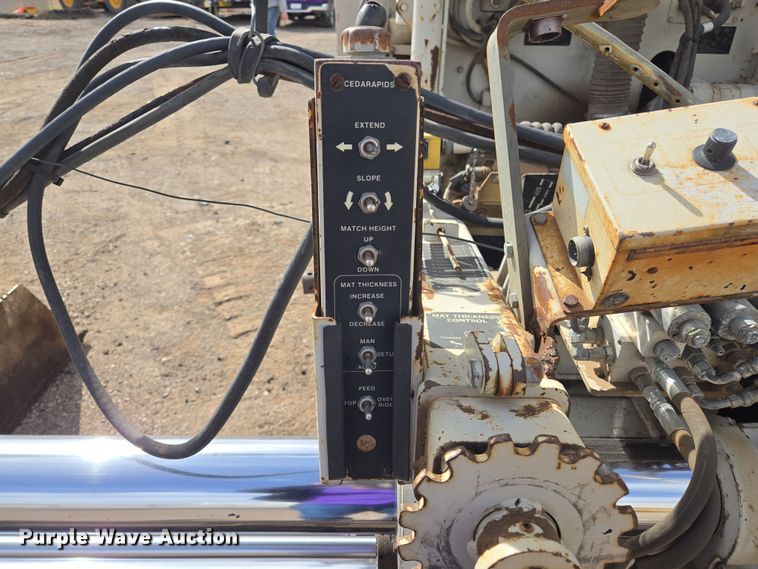 image for item EL5710 1991 Cederapids CR361 paver