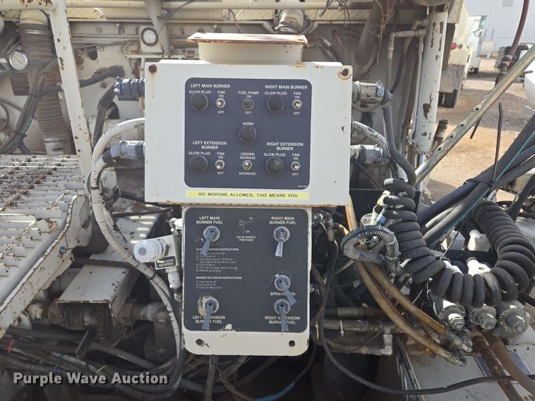 image for item EL5710 1991 Cederapids CR361 paver