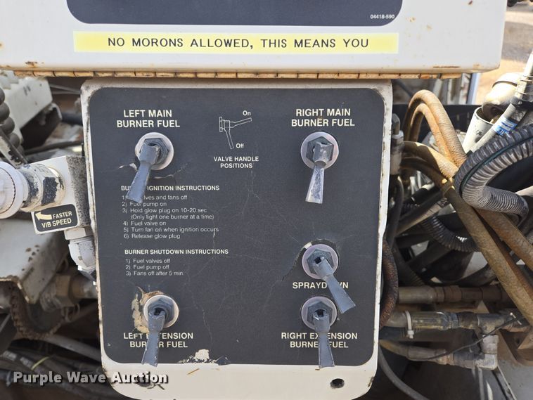 image for item EL5710 1991 Cederapids CR361 paver