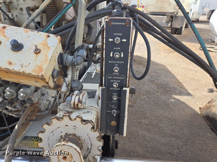 image for item EL5710 1991 Cederapids CR361 paver