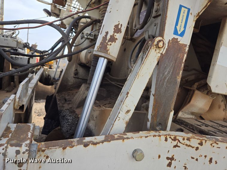 image for item EL5710 1991 Cederapids CR361 paver