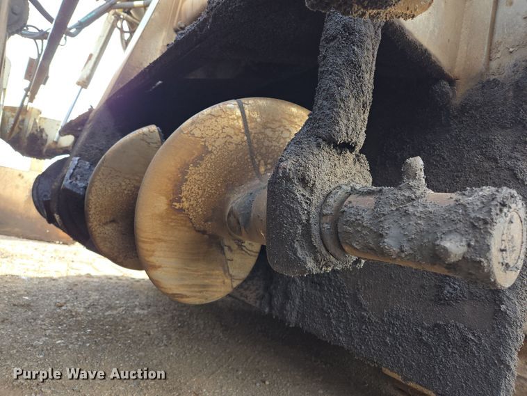 image for item EL5710 1991 Cederapids CR361 paver