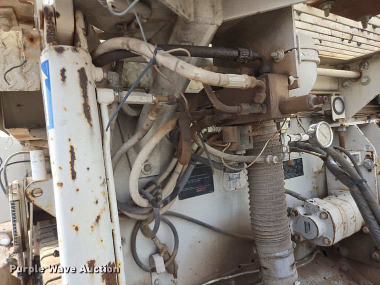 image for item EL5710 1991 Cederapids CR361 paver