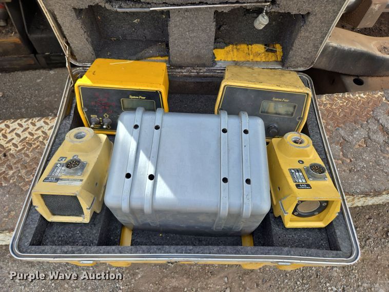 image for item EL5710 1991 Cederapids CR361 paver