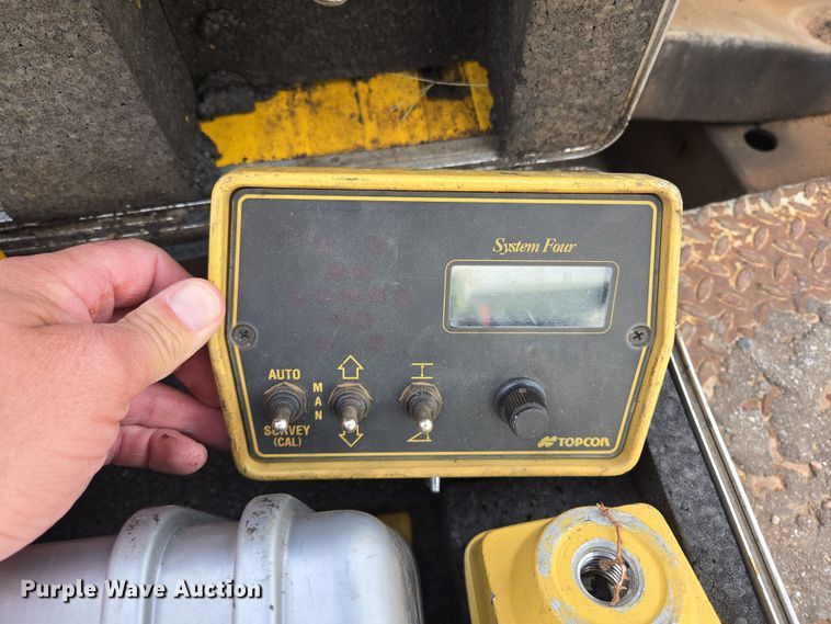 image for item EL5710 1991 Cederapids CR361 paver