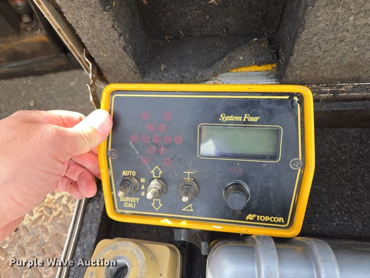 image for item EL5710 1991 Cederapids CR361 paver