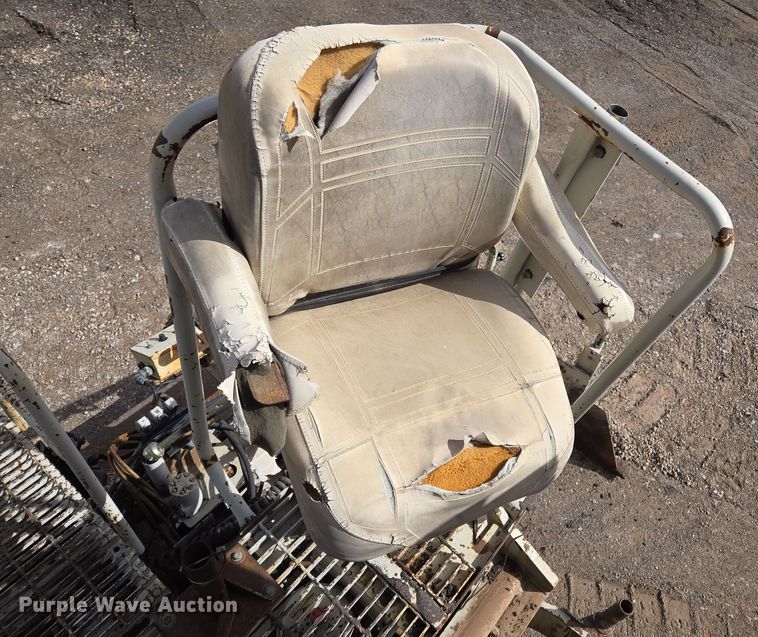 image for item EL5710 1991 Cederapids CR361 paver