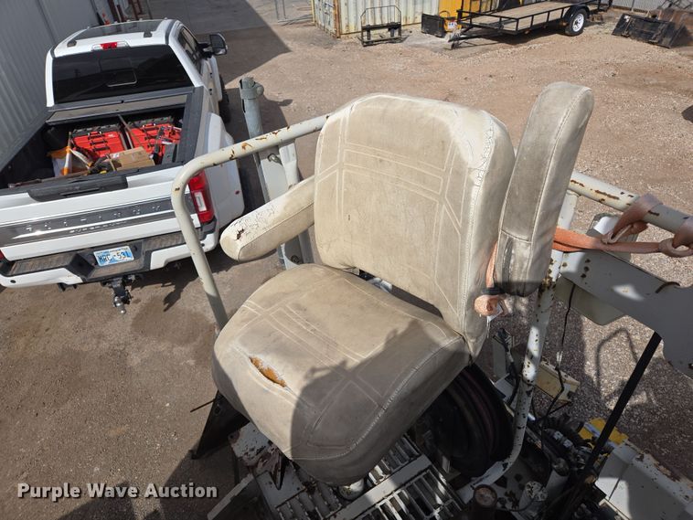 image for item EL5710 1991 Cederapids CR361 paver