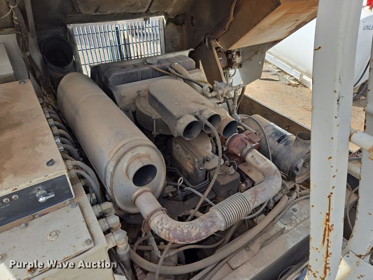 image for item EL5710 1991 Cederapids CR361 paver