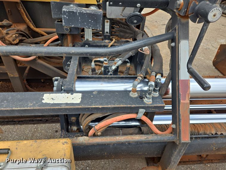 image for item EL5711 2009 Caterpillar AP-1055D paver