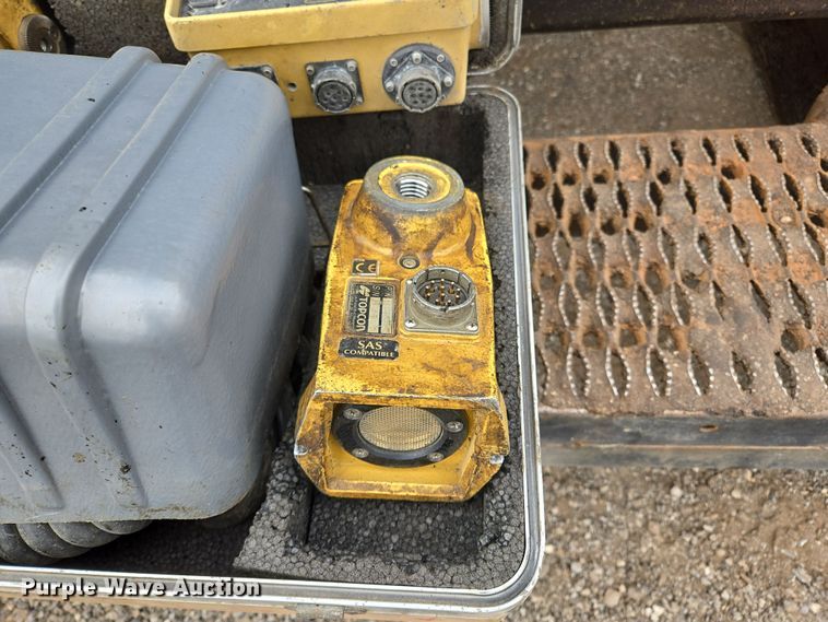 image for item EL5711 2009 Caterpillar AP-1055D paver